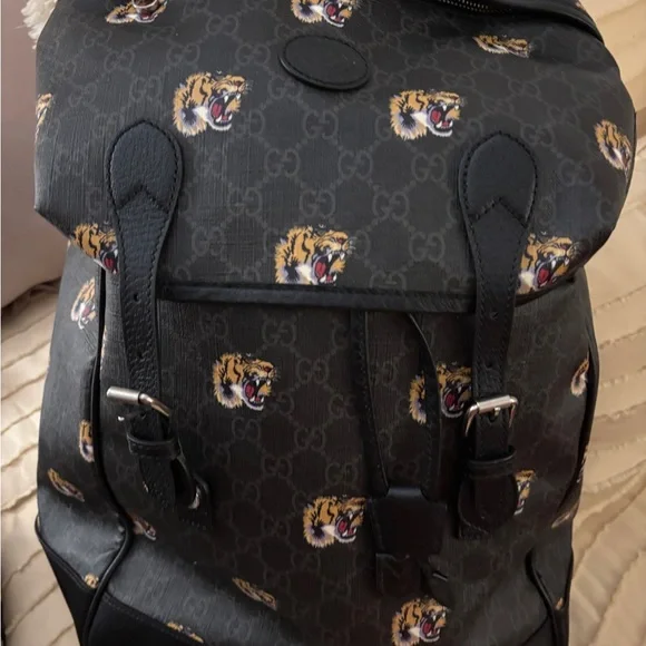 Gucci Black and Gold Tiger Motif Men's Backpack - Picture 1 of 15